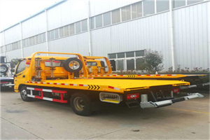 雄县附近拖车救援搭电